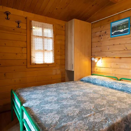 منتزه العطل Village Internazionale سيرولو